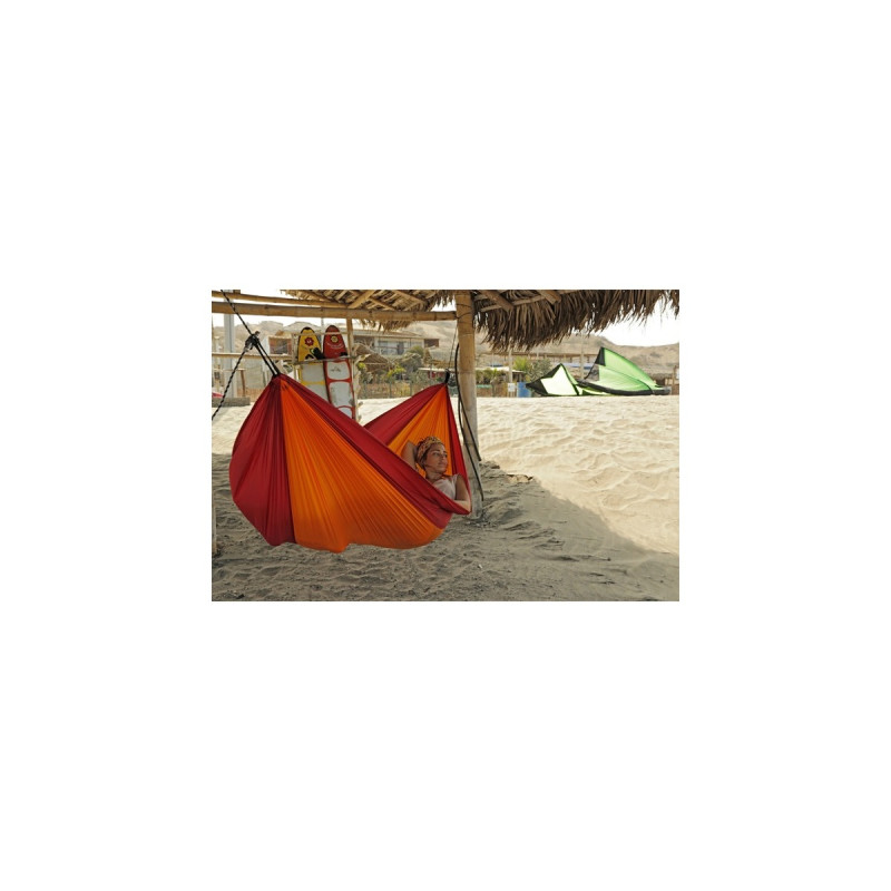 Amazonas Adventure Hammock Fire AZ-1030412, Camping-Hängematte(rot/orange)