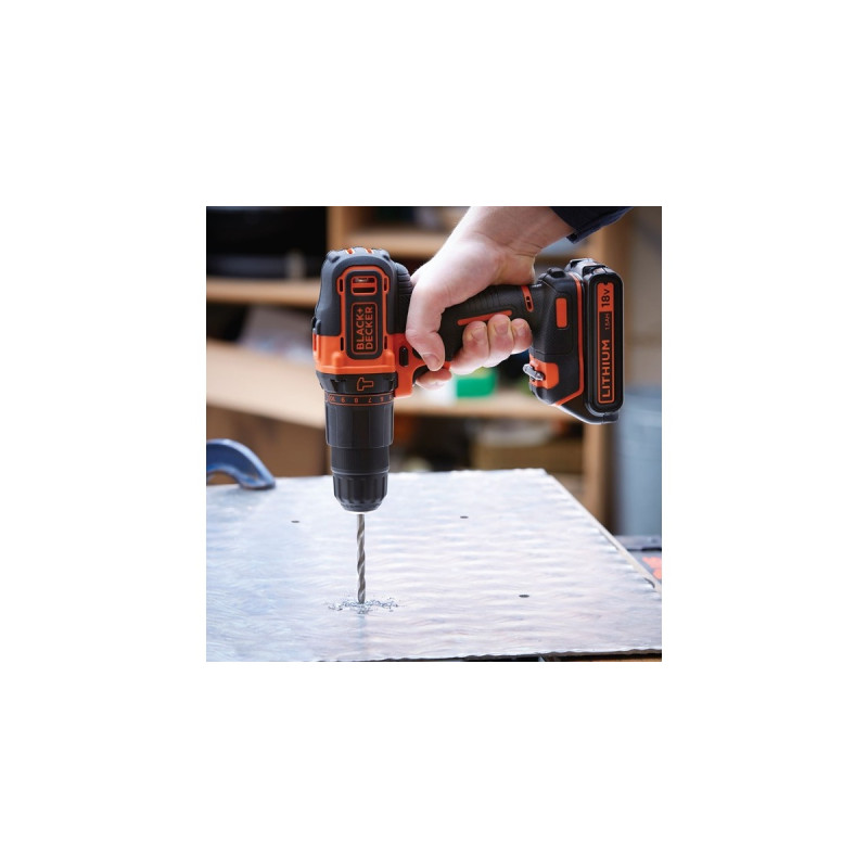 BLACK+DECKER Akku-Schlagbohrschrauber BDCHD18S1KA, 18Volt(schwarz/orange, Li-Ionen Akku 1,5Ah, inkl. 104-teiliges Zubehör-Set)