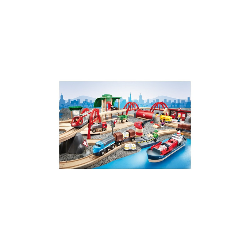 BRIO World Straßen und Schienen Bahn Set Deluxe