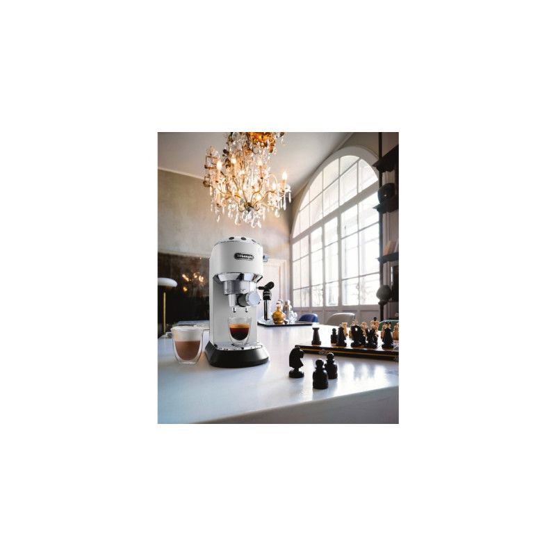 DeLonghi Dedica Style EC 685.W, Espressomaschine(weiß/silber (glänzend))