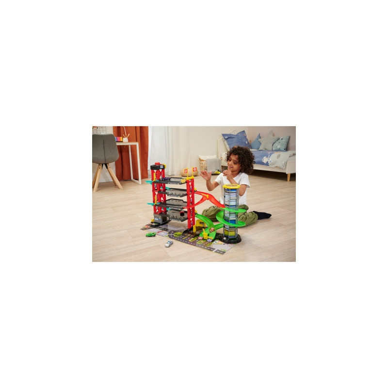 Dickie Parking Garage, Spielgebäude