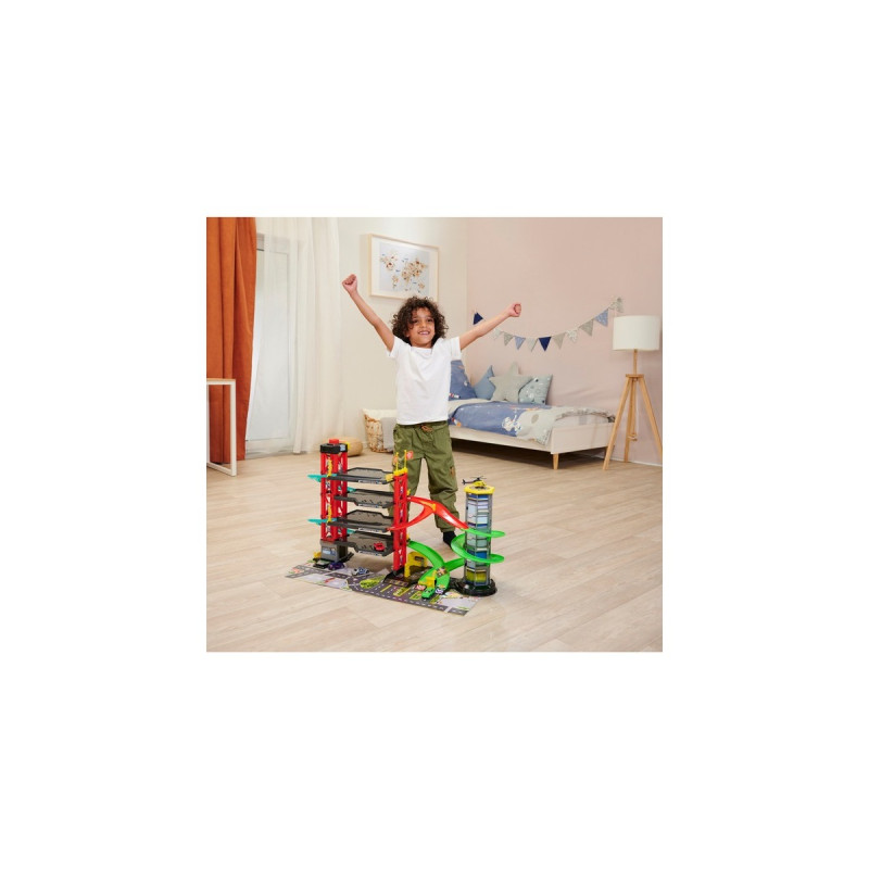 Dickie Parking Garage, Spielgebäude