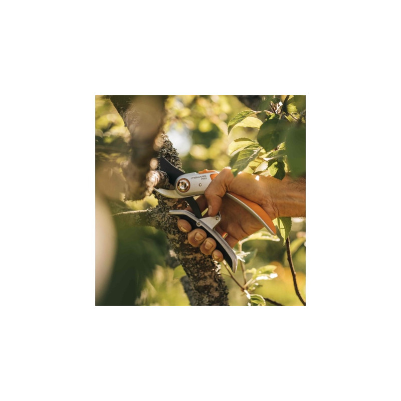 Fiskars Plus PowerLever Bypass-Gartenschere Metall P751(orange/schwarz)