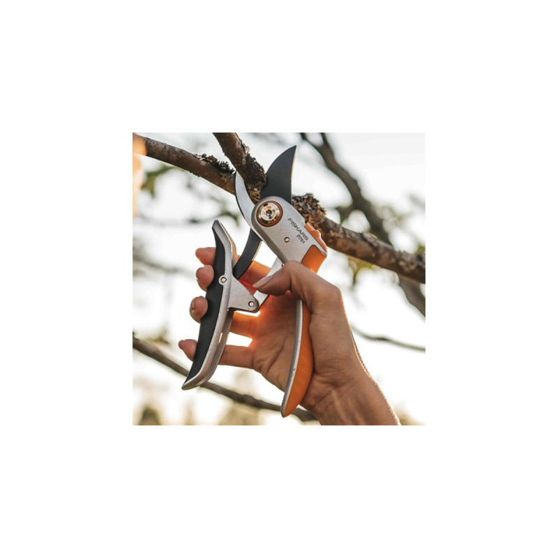 Fiskars Plus PowerLever Bypass-Gartenschere Metall P751(orange/schwarz)