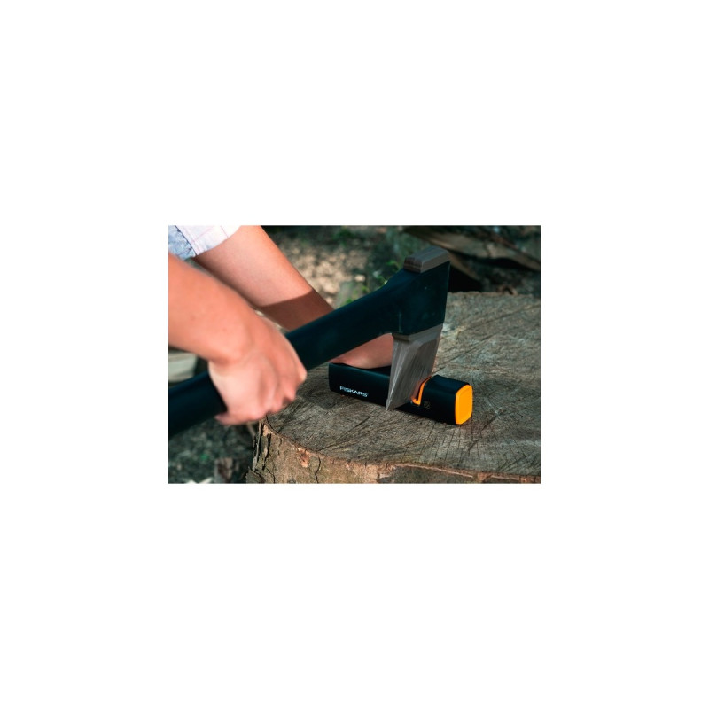 Fiskars Xsharp Axt- und Messerschärfer(schwarz/orange)