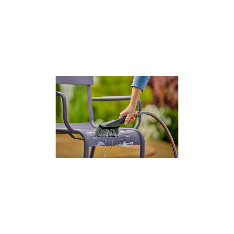 GARDENA Cleansystem Grundausstattung mit Handbürste S soft, Waschbürste(grau/orange, inkl. 10 Seifenstäbchen, Reinigungsspritze, Verbinder)
