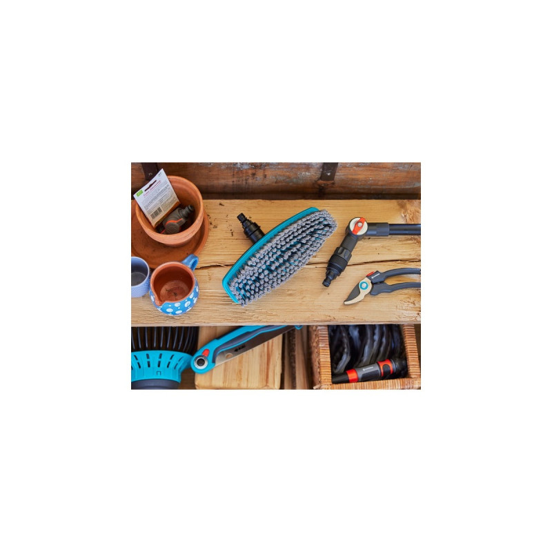GARDENA Cleansystem Stielbürste soft, Waschbürste(grau/türkis, umlaufende Weichkunststoffleiste)