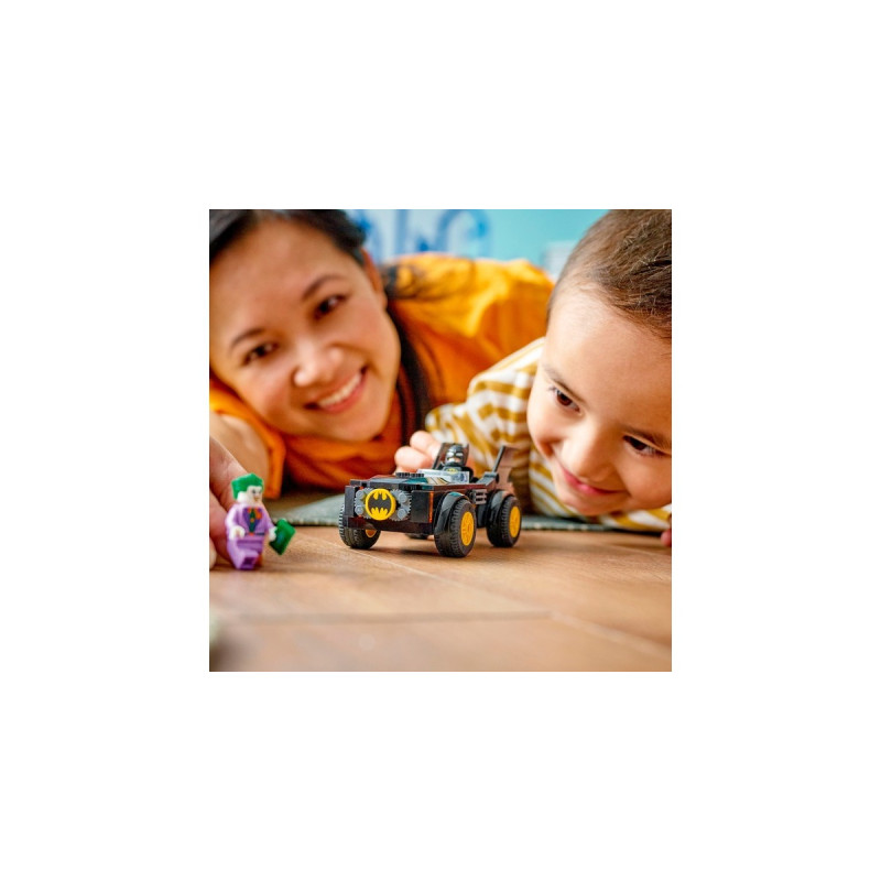 LEGO 76264 DC Super Heroes Verfolgungsjagd im Batmobile: Batman vs. Joker, Konstruktionsspielzeug