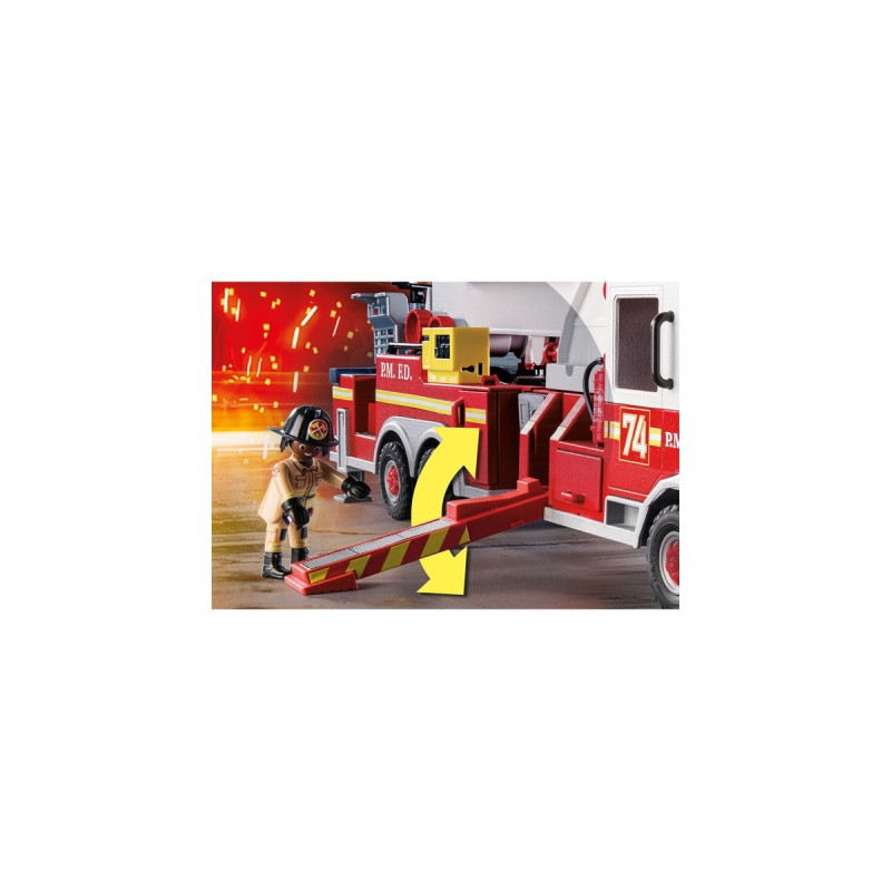 PLAYMOBIL 70935 City Action Feuerwehr-Fahrzeug: US Tower Ladder, Konstruktionsspielzeug(mehrfarbig, Mit Licht, Sound und funktionierender Wasserkanone)