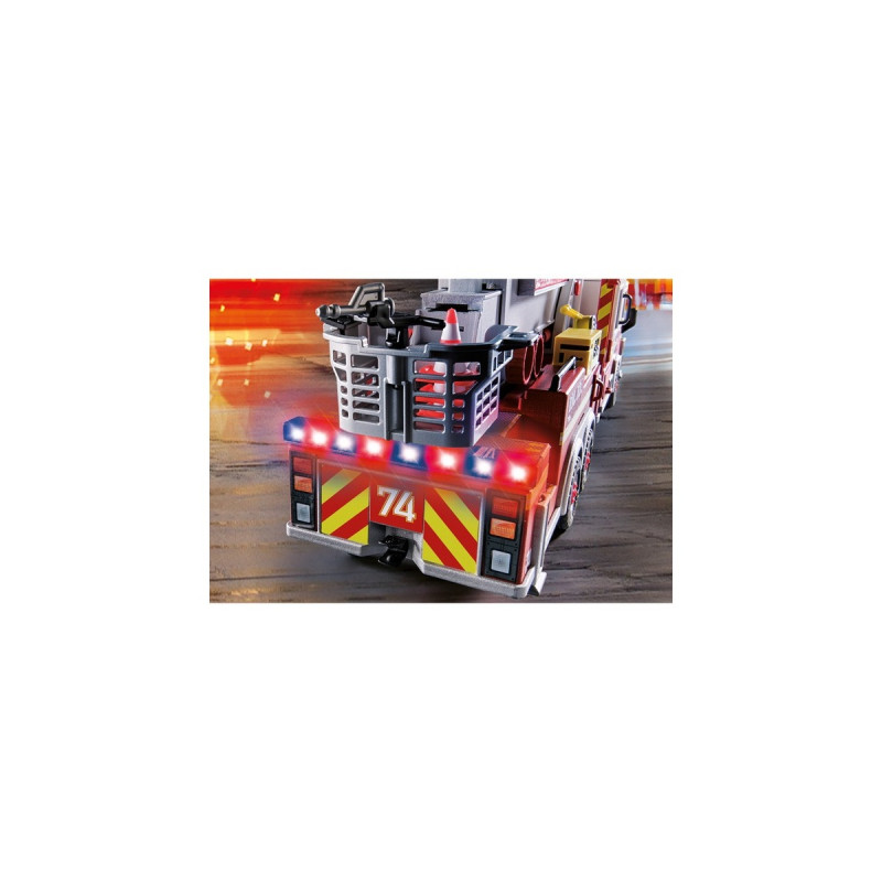 PLAYMOBIL 70935 City Action Feuerwehr-Fahrzeug: US Tower Ladder, Konstruktionsspielzeug(mehrfarbig, Mit Licht, Sound und funktionierender Wasserkanone)