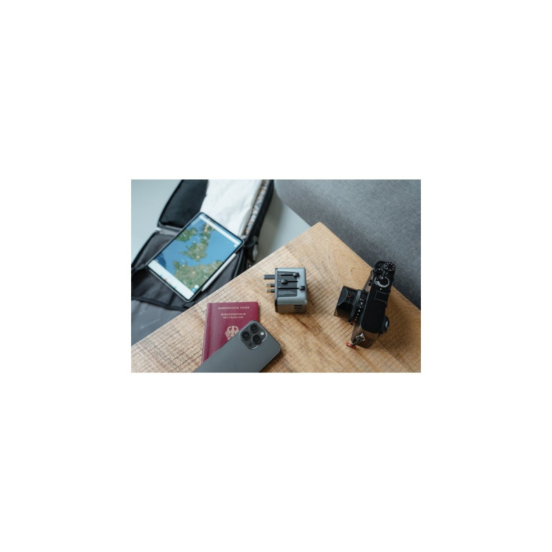 Verbatim Universal-Reiseadapter UTA-03, Reisestecker(schwarz/silber, 2x USB-A, 3x USB-C)