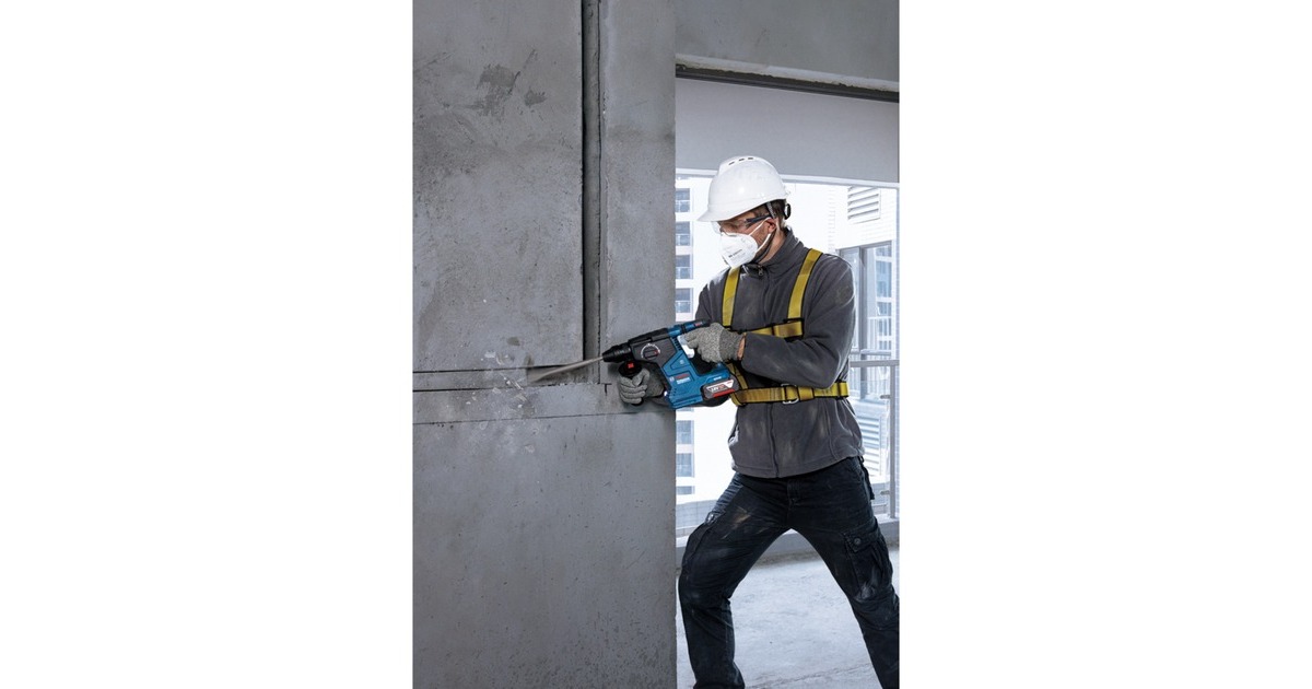 Bosch Akku-Bohrhammer GBH 18V-24 C Professional, 18Volt(blau/schwarz, 2x Li-Ionen Akku 5,0Ah, Bluetooth, in L-BOXX)