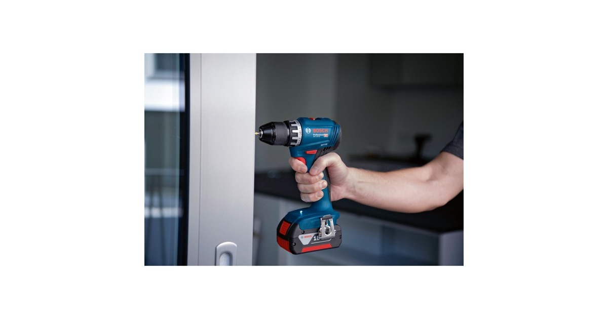 Bosch Akku-Bohrschrauber GSR 18V-45 Professional, 18Volt(blau/schwarz, 2x Li-Ionen Akku 2,0Ah, 82-teiliges Zubehör-Set, in L-Case)