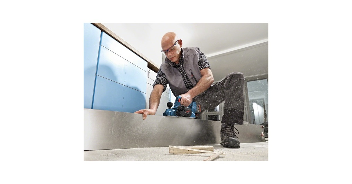 Bosch Akku-Hobel GHO 18 V-Li Professional, 18Volt, Elektrohobel(blau/schwarz, ohne Akku und Ladegerät, in L-BOXX)