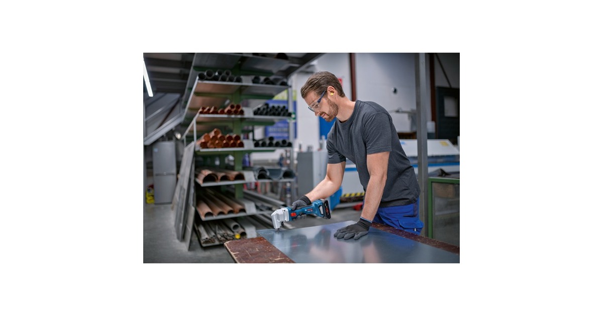 Bosch Akku-Nager GNA 18V-16 E Professional, 18Volt, Blechschere(blau/schwarz, 2x Akku ProCORE18V 4,0Ah, in L-BOXX)