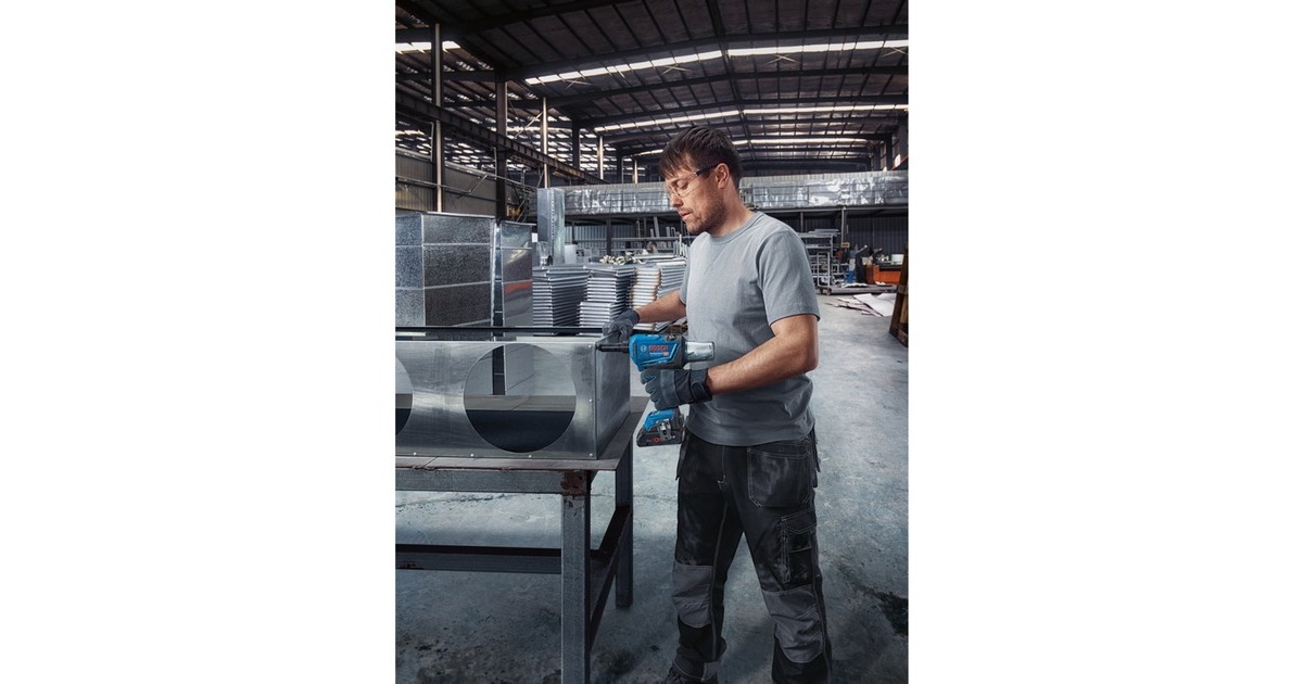 Bosch Akku-Nietpistole GRG 18V-16 C Professional, 18Volt(blau/schwarz, 2x Li-Ion Akku ProCORE18V 4,0Ah, in L-BOXX)