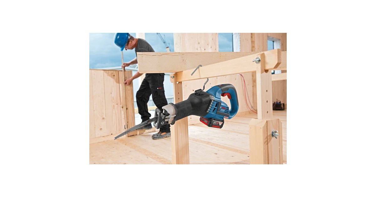 Bosch Akku-Säbelsäge GSA 18V-32 Professional solo, 18Volt(blau/schwarz, ohne Akku und Ladegerät, im Koffer)