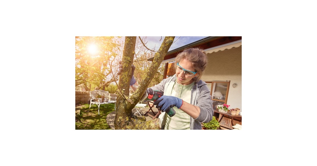 Bosch Akku-Säge NanoBlade EasyCut 12, 12Volt, Kettensäge(grün/schwarz, Li-Ion-Akku 2,0Ah, im Koffer)