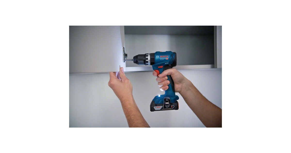 Bosch Akku-Schlagbohrschrauber GSB 18V-45 Professional, 18Volt(blau/schwarz, 2x Li-Ionen Akku 2,0Ah, 82-teiliges Zubehör-Set, in L-Case)