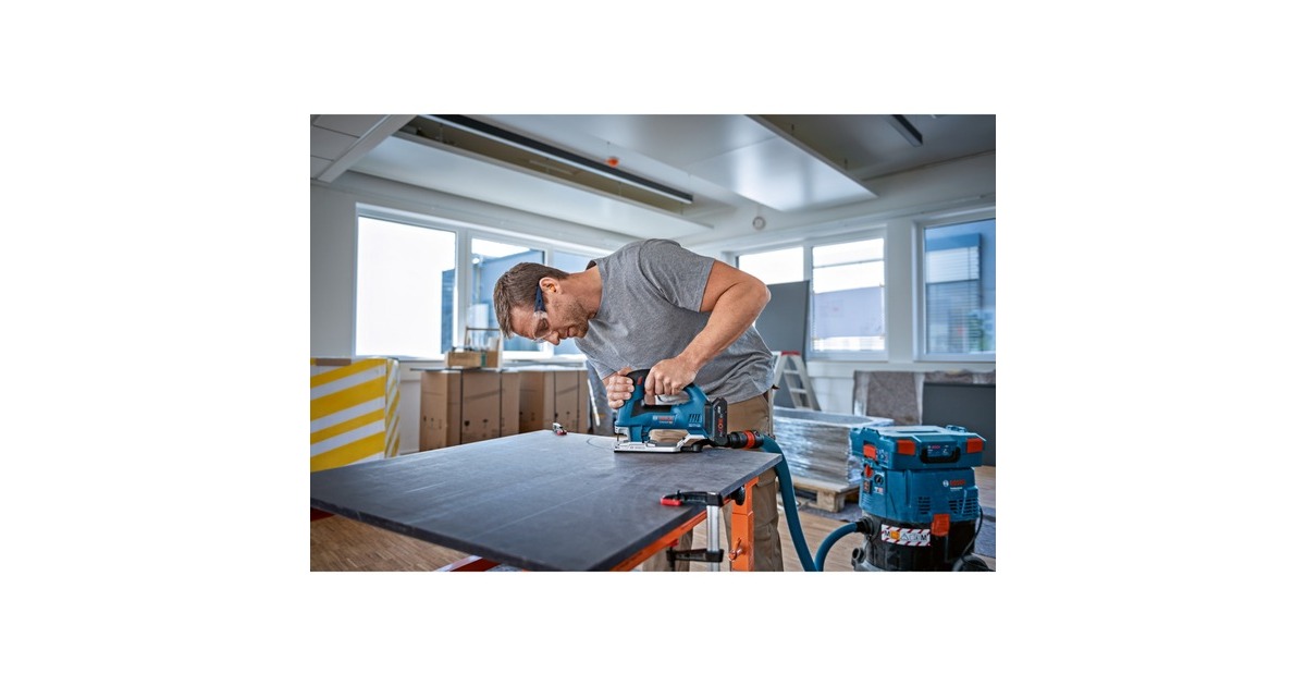 Bosch Akku-Stichsäge GST 18V-155 BC Professional, 18Volt(blau/schwarz, 2x Akku ProCORE18V 4,0Ah, in L-BOXX)