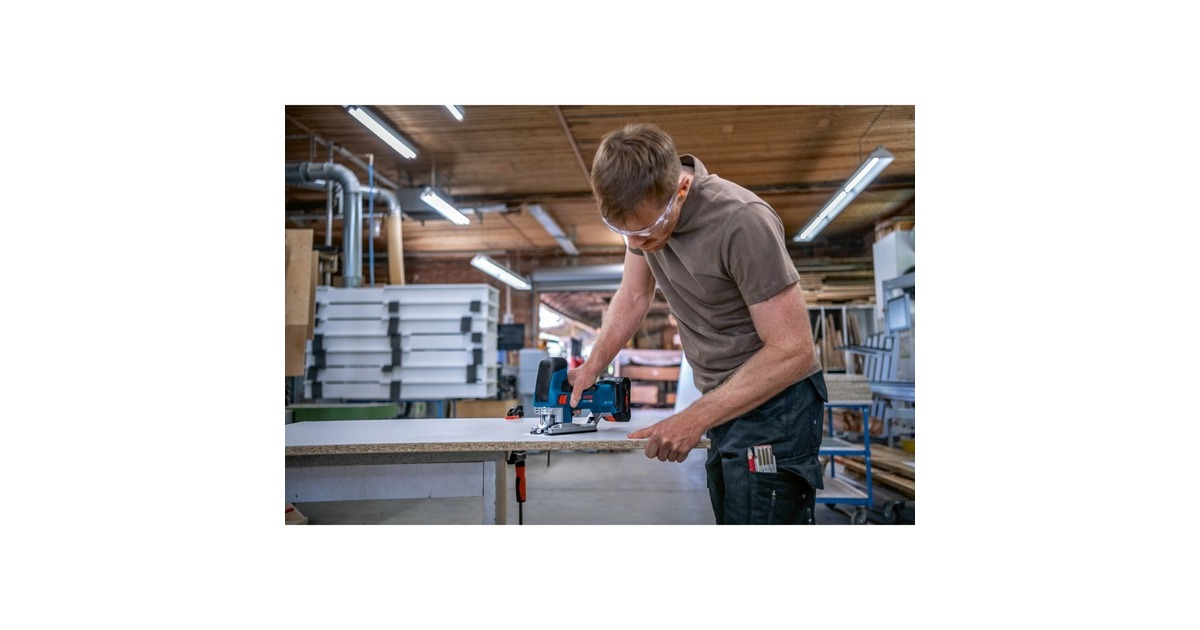 Bosch Akku-Stichsäge GST 18V-155 SC Professional solo, 18Volt(blau/schwarz, ohne Akku und Ladegerät, in L-BOXX)