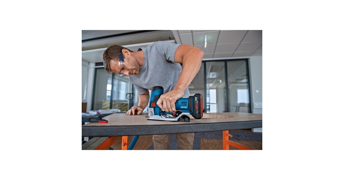 Bosch Akku-Stichsäge GST 18V-155 SC Professional solo, 18Volt(blau/schwarz, ohne Akku und Ladegerät)