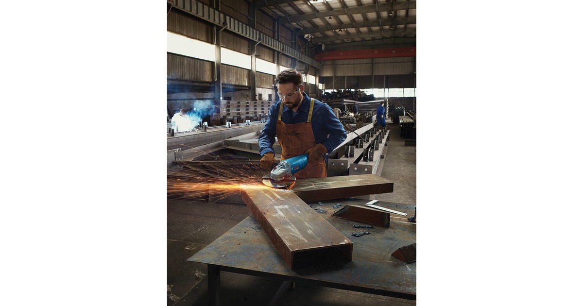 Bosch Winkelschleifer GWS 22-230 J Professional(blau, 2.200 Watt, inkl. Diamanttrennscheibe)