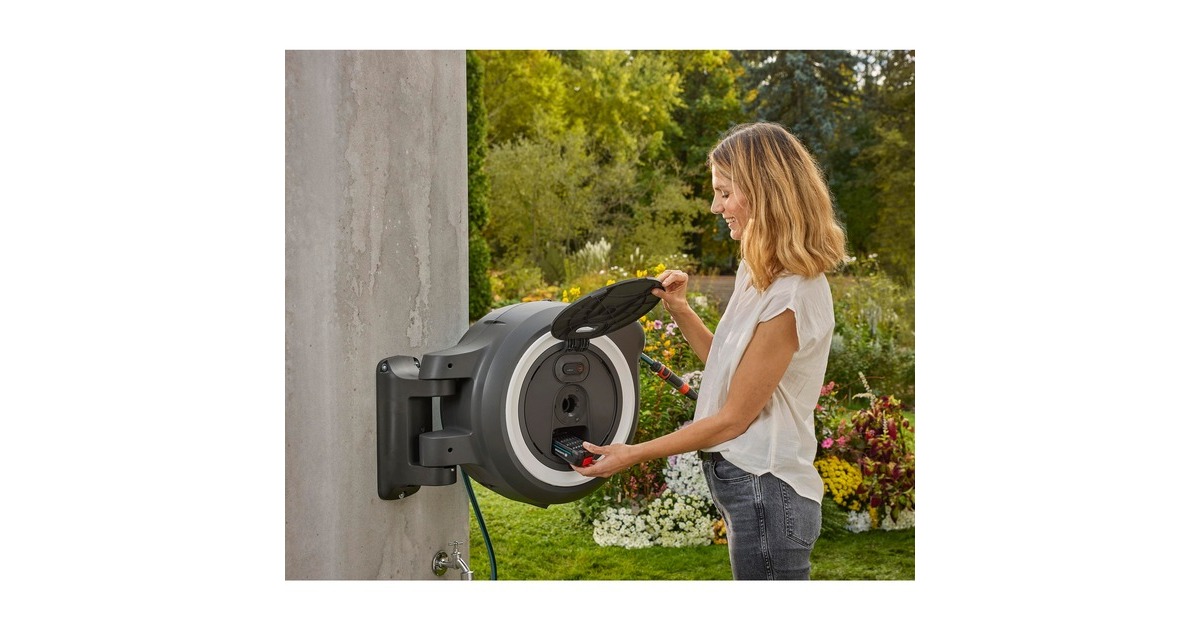 GARDENA Akku-Wand-Schlauchbox PowerRoll XXL 18V P4A, 40 Meter, Schlauchtrommel(grau/weiß, Li-Ion Akku 2,5Ah, POWER FOR ALL ALLIANCE)