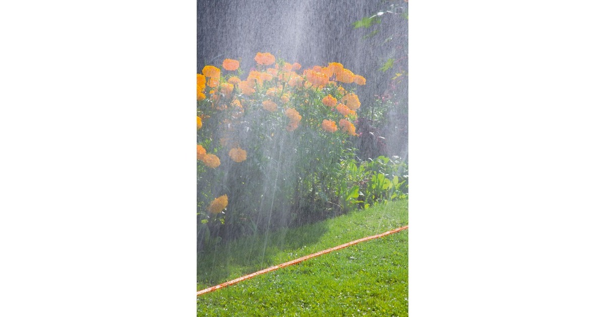 GARDENA Schlauch-Regner, mit Anschlüssen, Sprinklersystem(orange, 15 Meter)