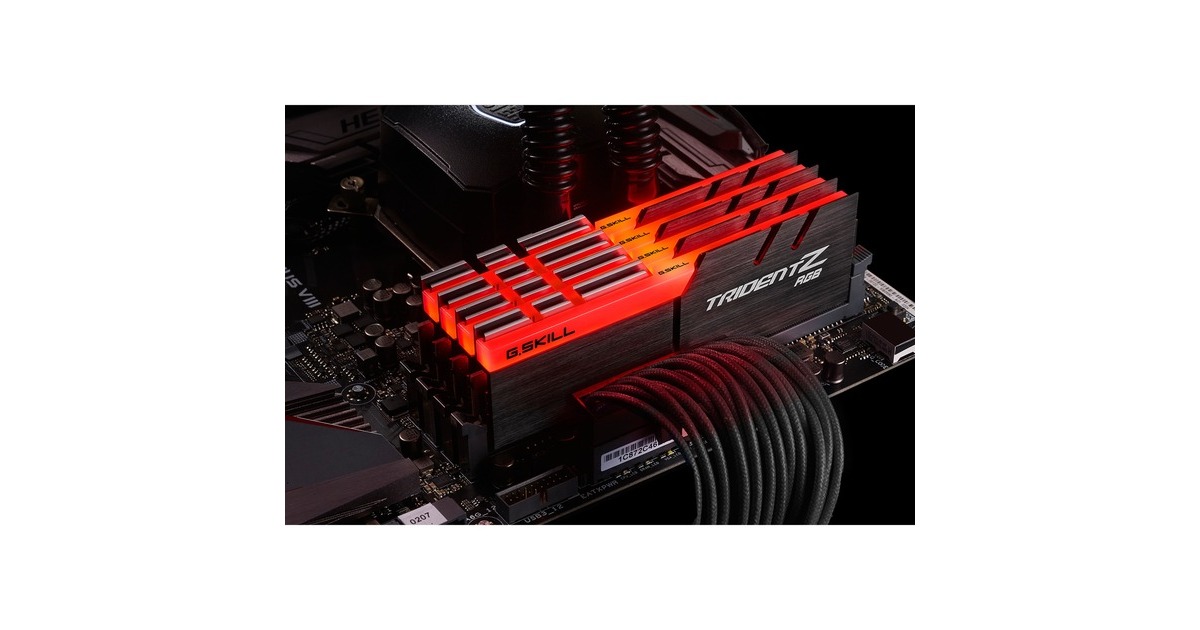 G.Skill DIMM 32 GB DDR4-4000 (4x 8 GB) Quad-Kit, Arbeitsspeicher(schwarz, F4-4000C15Q-32GTZR, Trident Z RGB, INTEL XMP)