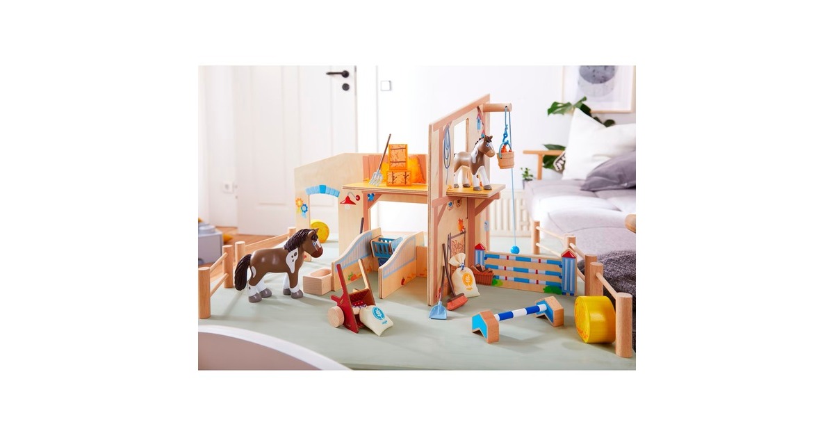HABA Little Friends - Reiterhof Pferdeglück, Kulisse