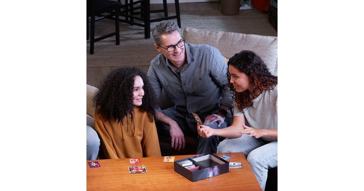 Hasbro Cluedo Verrat in der Villa, Brettspiel