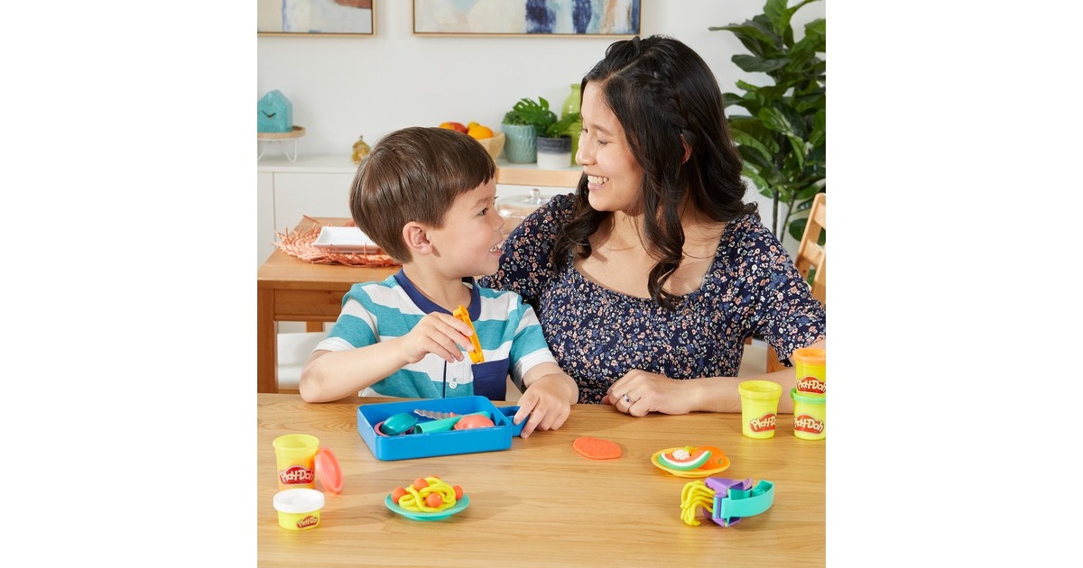 Hasbro Play-Doh Kleiner Chefkoch Starter-Set, Kneten