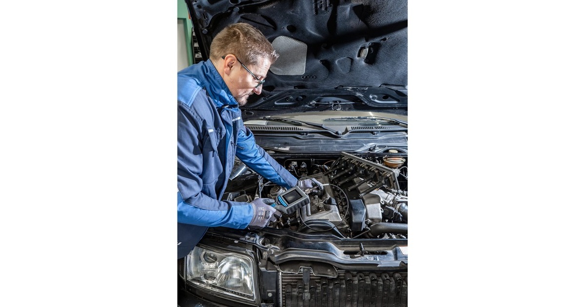 Hazet HD Video-Endoskop 4812-11/5FS, 5-teiliges Set, Inspektionskamera(grau, SD-Karte 32 GB, Front- und Seitenkamera)