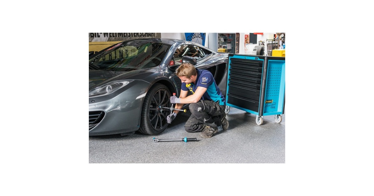 Hazet Kreuzschlüssel für PKW 705V, mit Schonhülsen, Radkreuz(mit Aufnahme für Steckschlüssel)