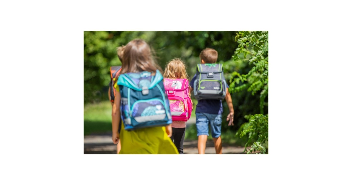 Herlitz Loop Plus Bloomy Horse, Schulranzen(pink, inkl. 16 tlg. Schüleretui, Faulenzermäppchen, Sportbeutel)