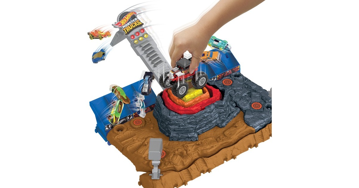 Hot Wheels Monster Trucks Arena World Main Event: Bone Shaker’s Ultimate Crush Yard, Rennbahn(inkl. 4 Spielzeugautos)