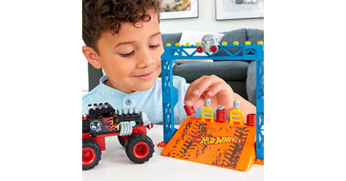 Hot Wheels Monster Trucks Bone Shaker Crash Set, Spielfahrzeug(151-teilig)