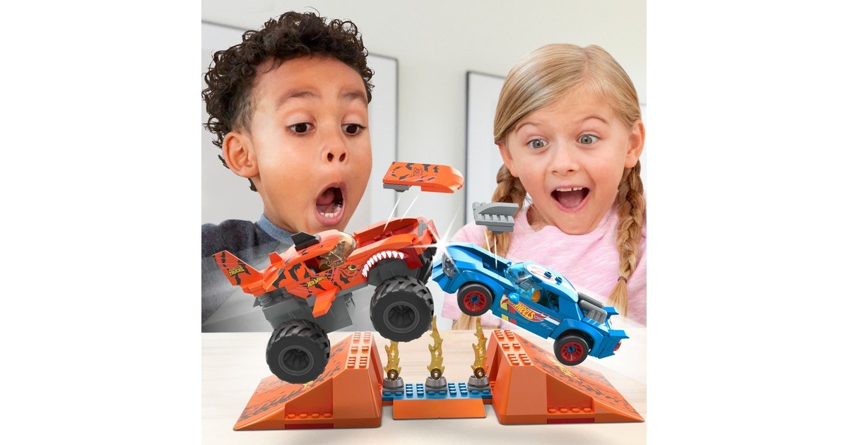 Hot Wheels Monster Trucks Tiger Shark Crash Wettkampf, Spielfahrzeug(226-teilig)