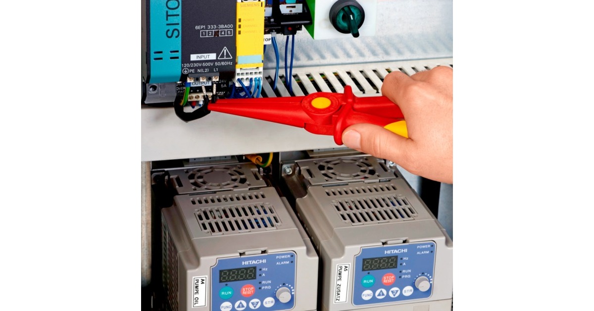 KNIPEX Flachrundzange aus Kunststoff 98 62 02, Greifzange(rot/gelb, gezahnte Greifflächen, isoliert, VDE-geprüft)