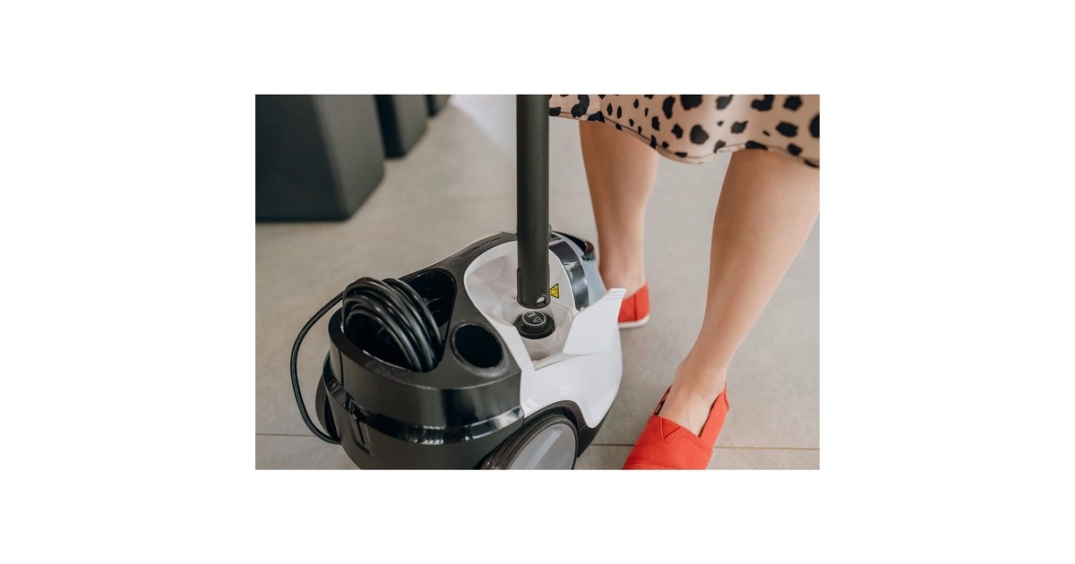 Kärcher Dampfreiniger SC 5 EasyFix Iron(weiß/schwarz, 2.250 Watt, inkl. Dampfdruck-Bügeleisen)