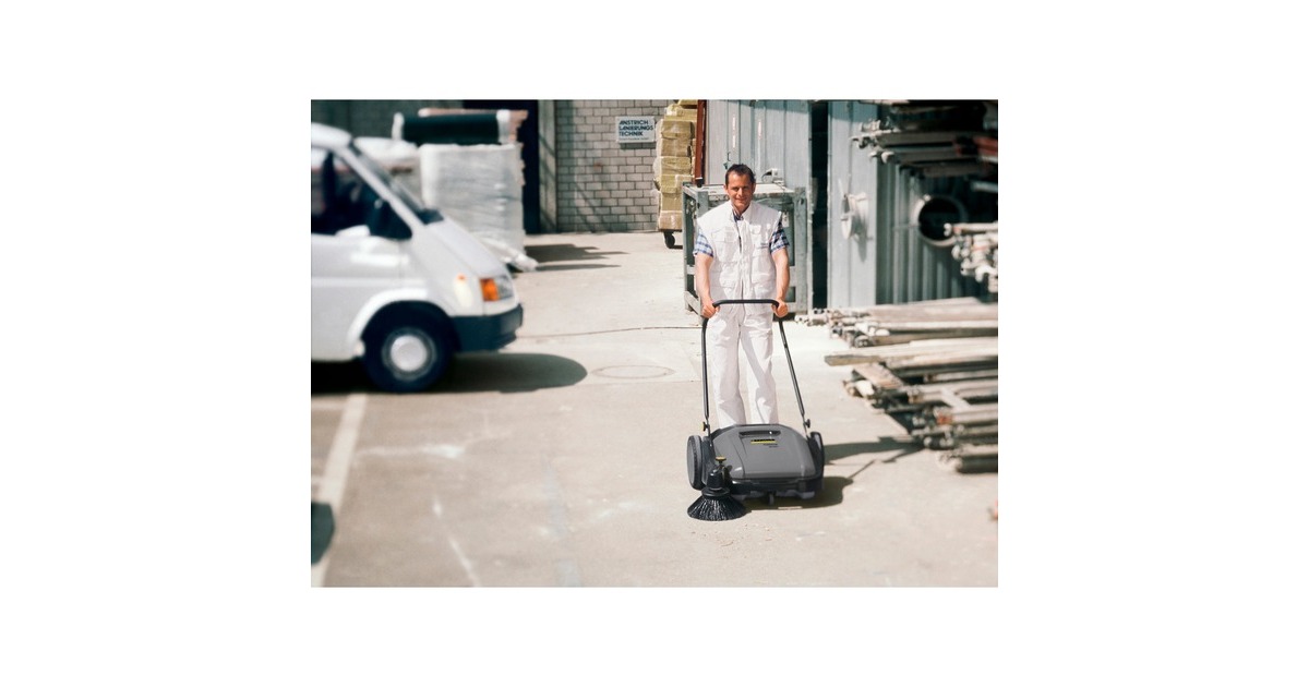 Kärcher Kehrmaschine KM 70/20 C(grau/schwarz, mit Seitenbesen)