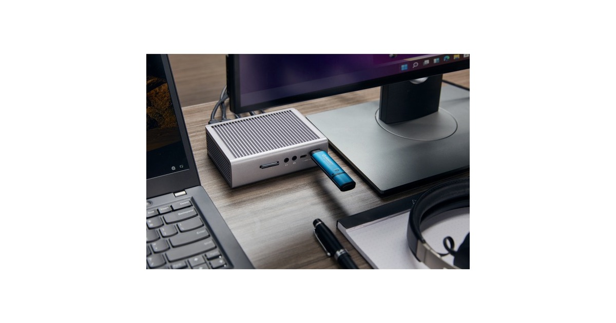 Kingston IronKey Vault Privacy 50 16 GB, USB-Stick(hellblau/schwarz, USB-A 3.2 Gen 1)