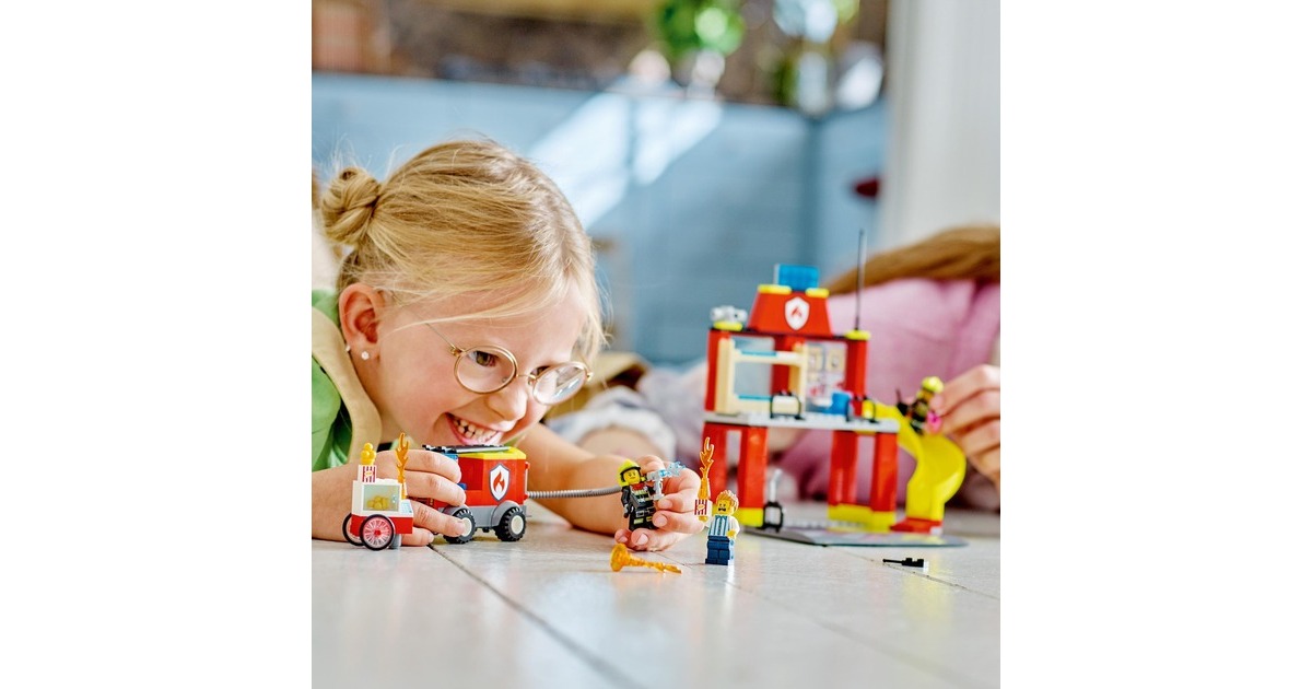 LEGO 60375 City Feuerwehrstation und Löschauto, Konstruktionsspielzeug