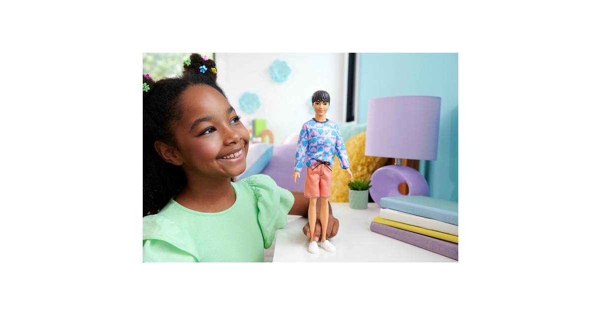 Mattel Barbie Fashionistas Ken-Puppe mit blauem und pinkem Sweater