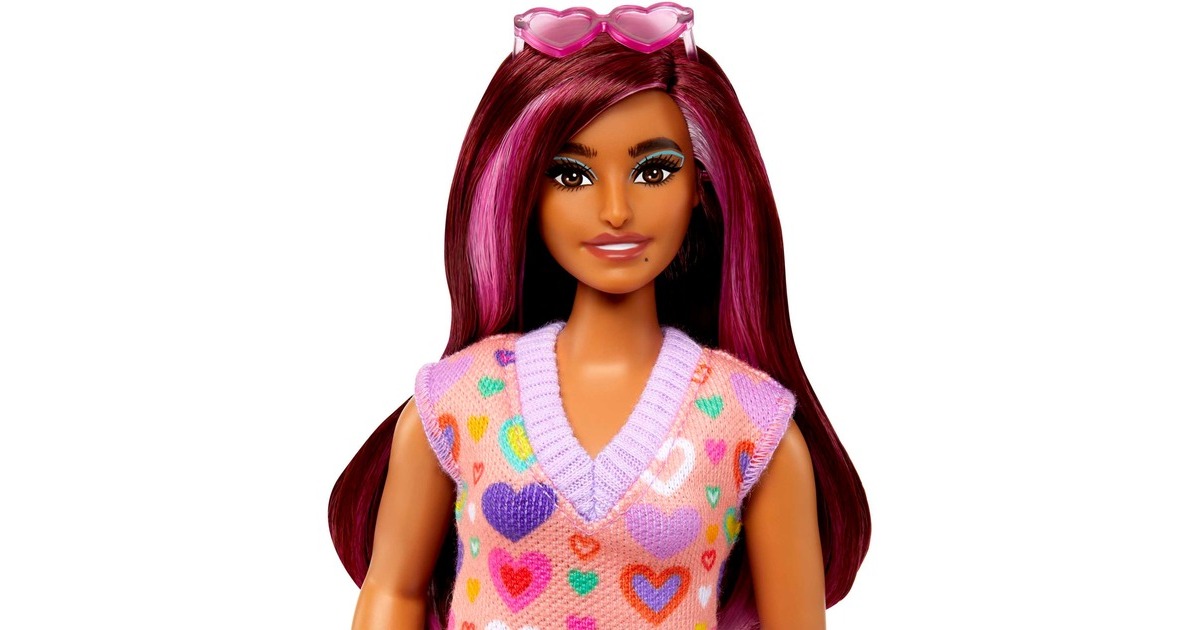 Mattel Barbie Fashionistas-Puppe mit pinkfarbenen Strähnen und Kleid mit Herzaufdruck