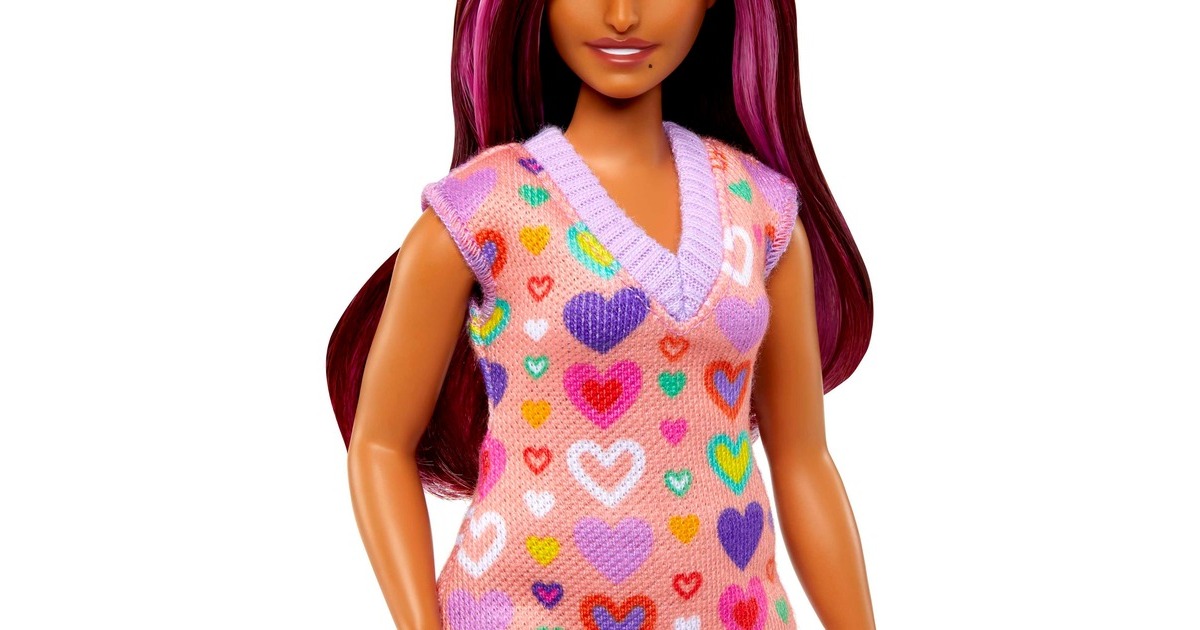 Mattel Barbie Fashionistas-Puppe mit pinkfarbenen Strähnen und Kleid mit Herzaufdruck