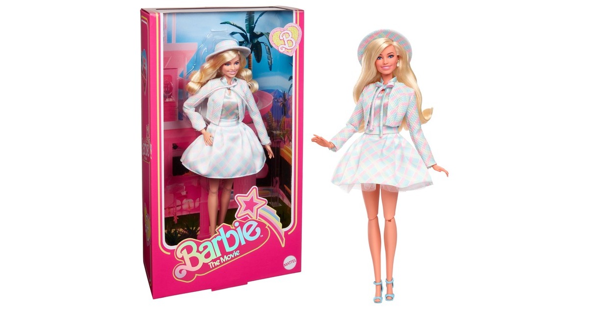 Mattel Barbie The Movie - Margot Robbie als Barbie: Puppe mit blau-kariertem Outfit