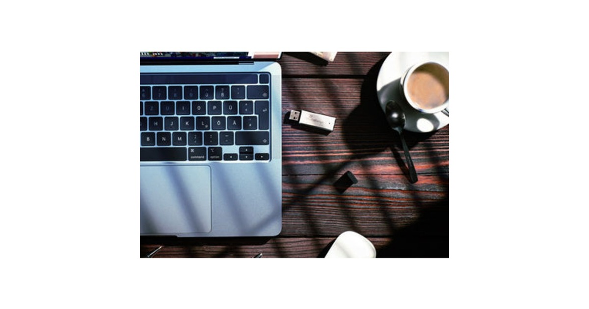 MediaRange High Performance 32 GB, USB-Stick(silber/schwarz, USB-A 3.2 Gen 1)