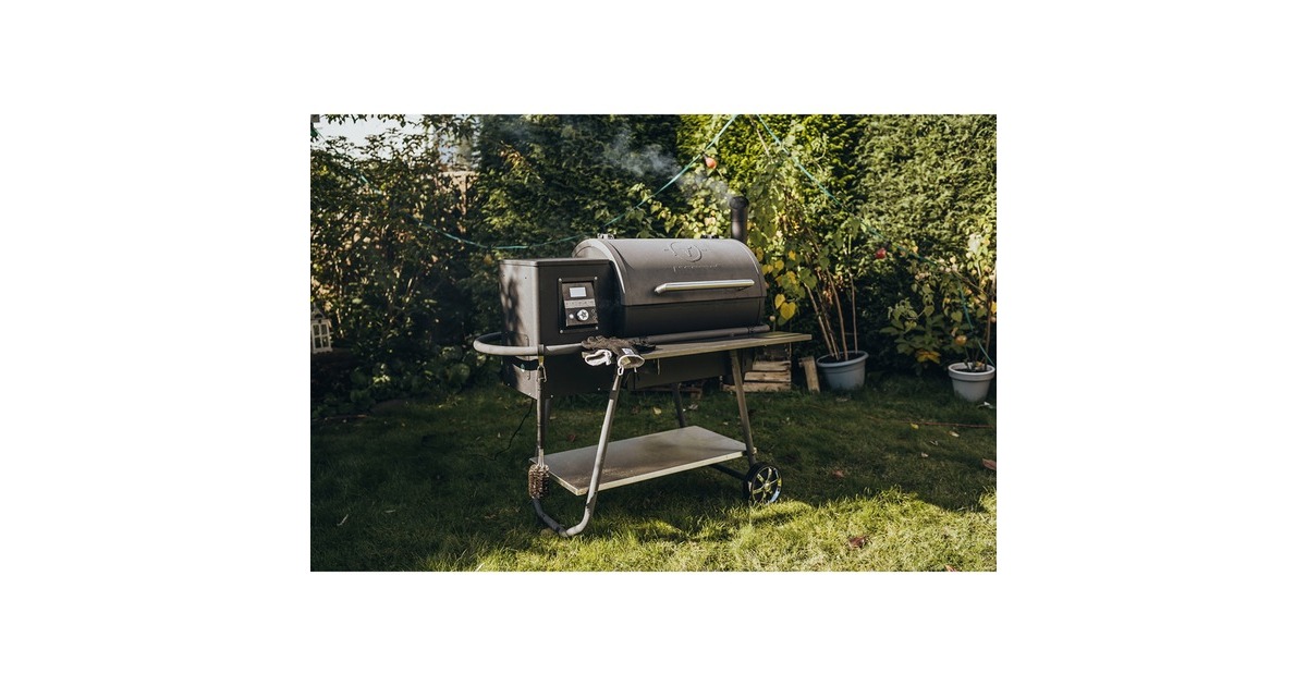 Moesta Sheriff Pelletgrill, inkl. Frontablage PaperPlank black und Haken(schwarz)